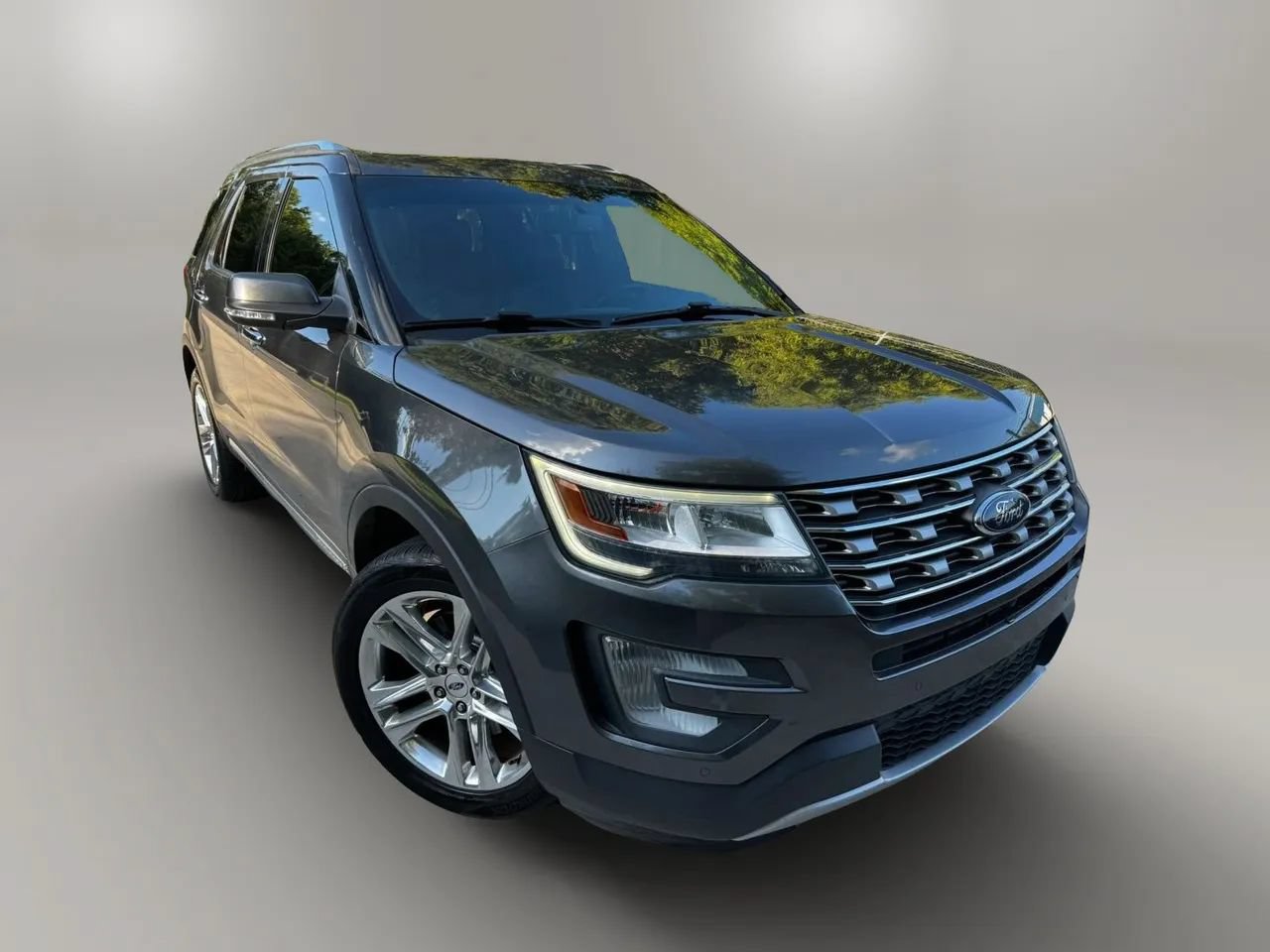 Used 2016 Ford Explorer Limited FWD image 2