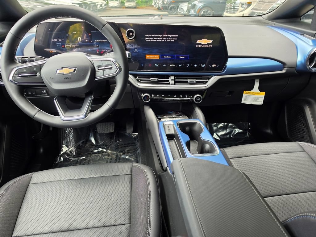 New 2026 Chevrolet Equinox EV LT AWD/4WD image 18