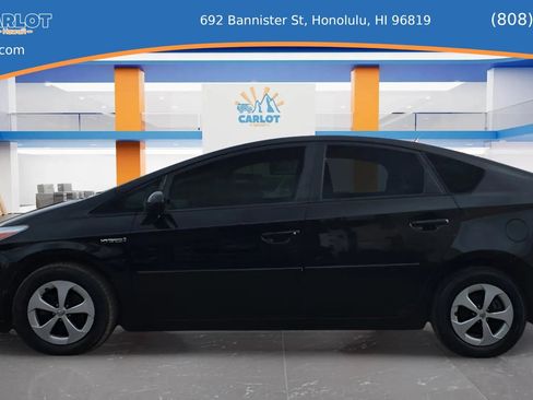 Used 2015 Toyota Prius Three FWD image 4