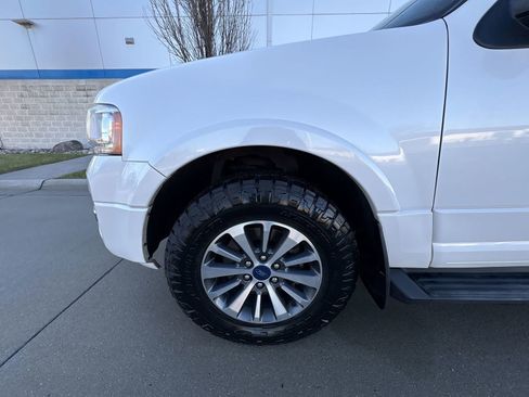 Used 2015 Ford Expedition EL XLT w/ Equipment Group 202A image 31