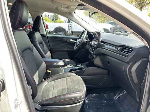 Used 2021 Ford Escape SEL w/ SEL Stealth AWD Package image 4