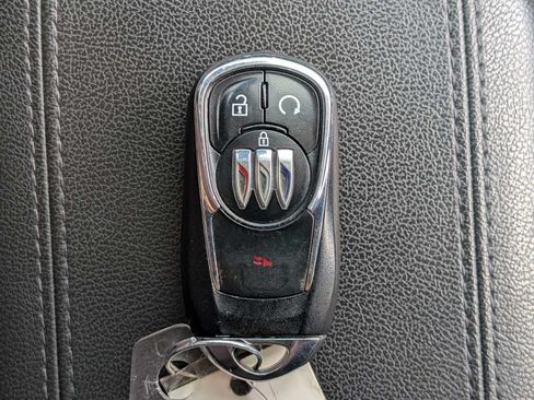 Used 2025 Buick Encore GX Sport Touring AWD/4WD image 37