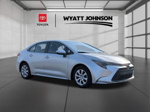Used 2024 Toyota Corolla LE FWD image 6