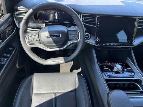 Used 2023 Jeep Wagoneer Series III w/ Convenience Group I image 15