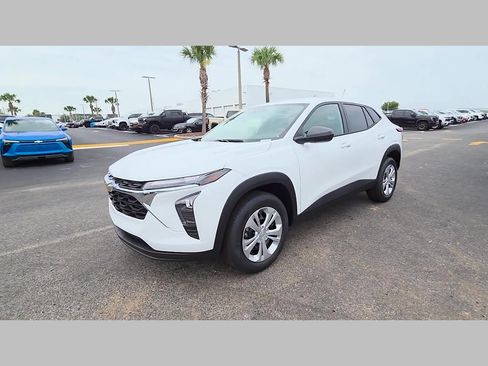New 2026 Chevrolet Trax LS FWD image 21