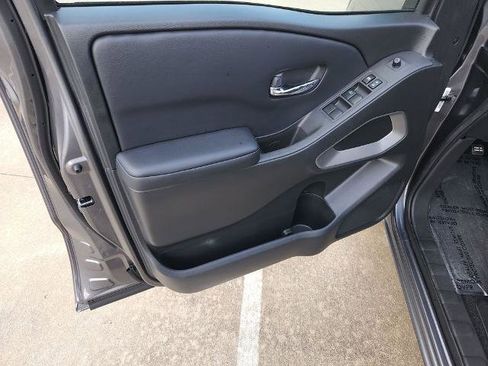 Certified 2025 Nissan Frontier SV RWD image 27