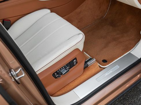 Used 2023 Bentley Bentayga Extended Wheelbase image 59