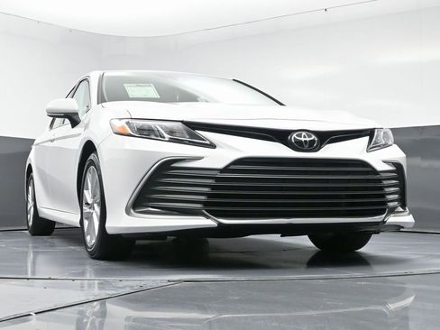 Used 2023 Toyota Camry LE image 48