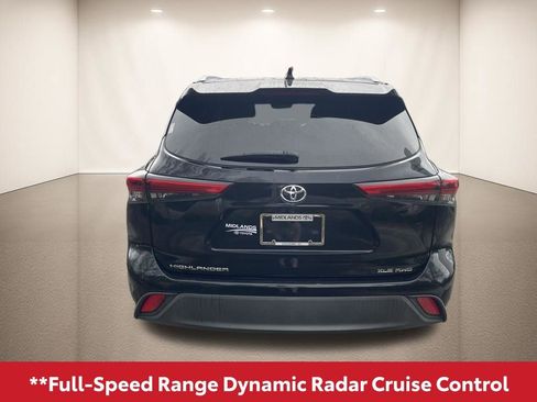 Used 2020 Toyota Highlander XLE image 11