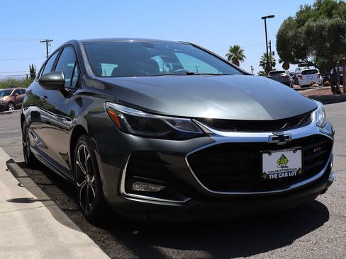 Used 2019 Chevrolet Cruze LT w/ Convenience Package FWD image 18