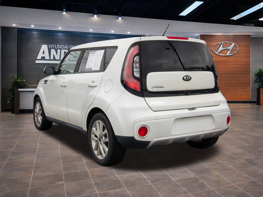 Used 2018 Kia Soul + FWD image 11