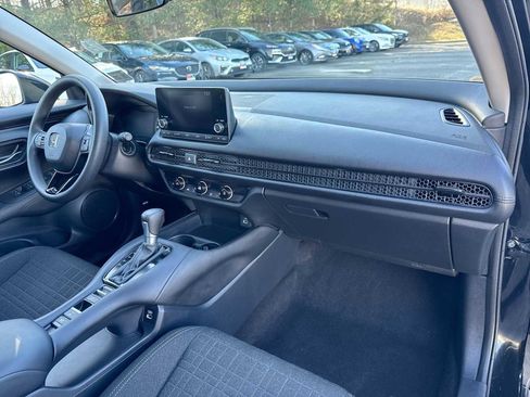 Certified 2023 Honda HR-V LX image 16