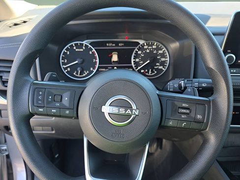 Used 2024 Nissan Rogue S AWD/4WD image 6