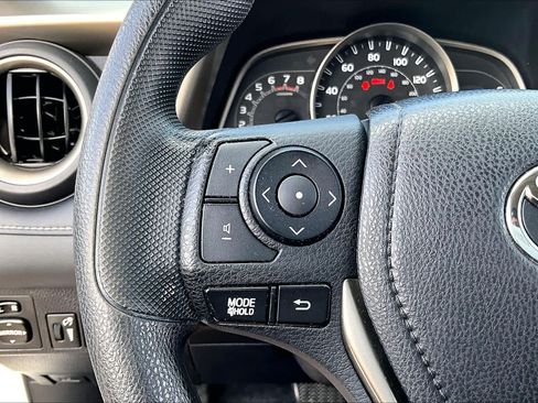 Used 2015 Toyota RAV4 XLE FWD image 22