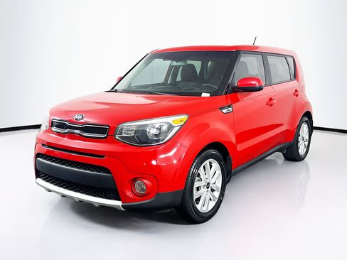 Used 2018 Kia Soul + image 3
