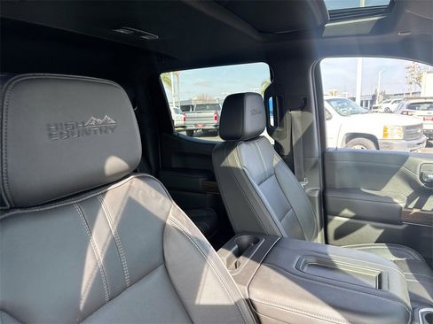 Used 2022 Chevrolet Silverado 1500 High Country image 12