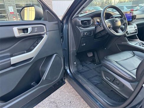 Used 2023 Ford Explorer XLT w/ Equipment Group 202A image 14