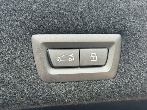Used 2023 BMW 740i w/ Parking Assistance Package RWD image 27