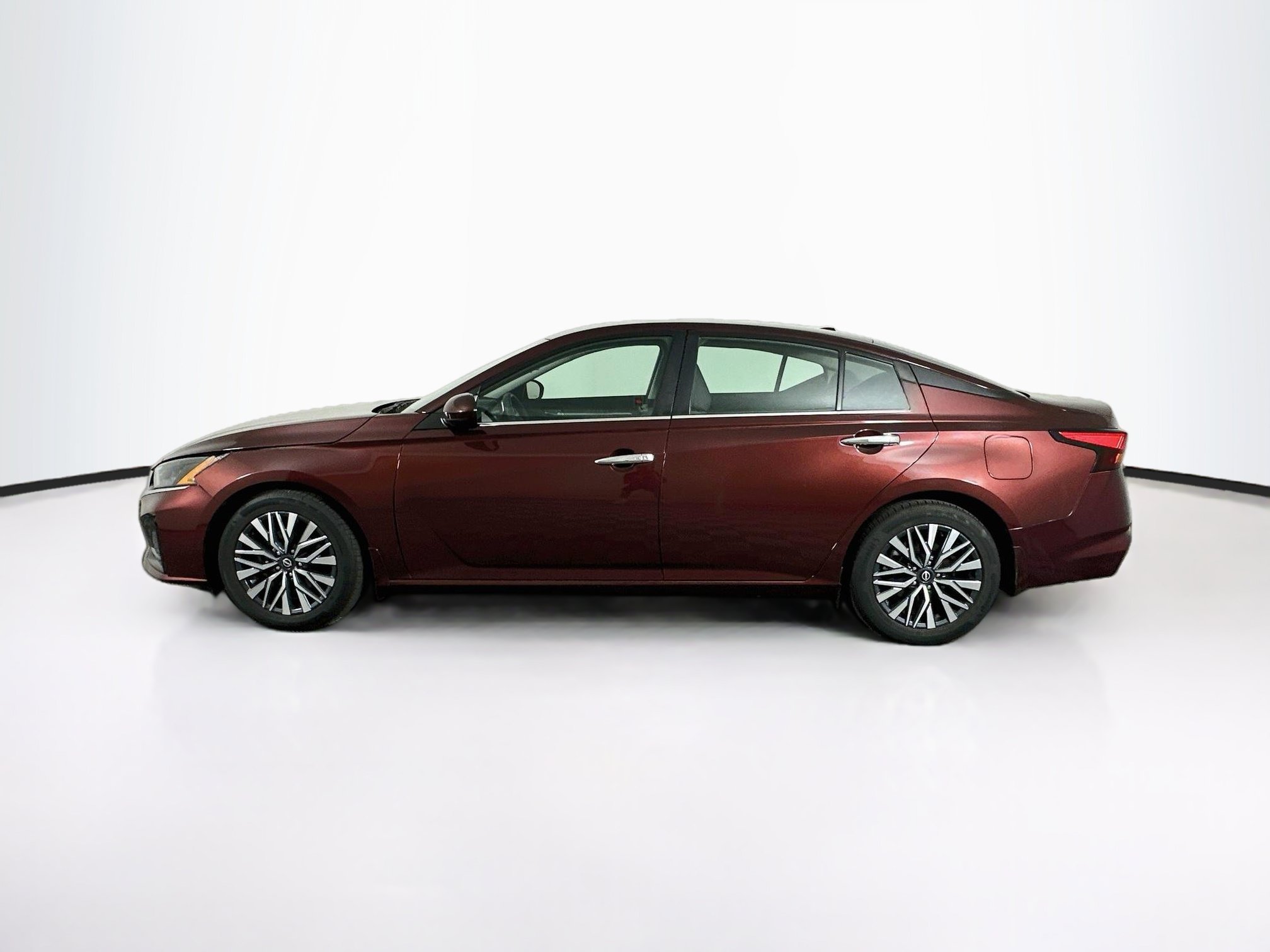 Used 2023 Nissan Altima 2.5 SV FWD image 4