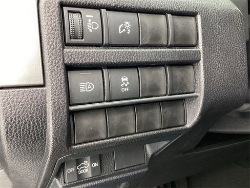 Certified 2025 Toyota Tacoma SR5 w/ SR5 Upgrade Package image 25