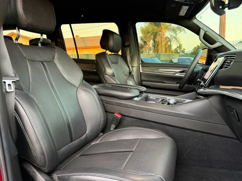 Used 2022 Jeep Wagoneer Series II AWD/4WD image 14