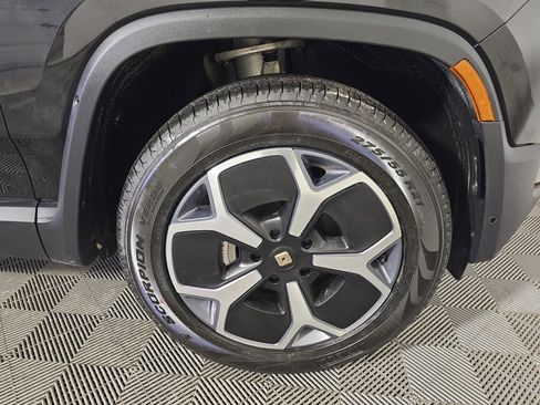 Used 2024 Rivian R1T Adventure image 11