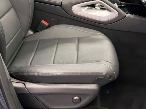 Used 2025 Mercedes-Benz GLS 450 4MATIC image 12