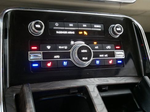 Used 2021 Lincoln Navigator L Reserve image 24