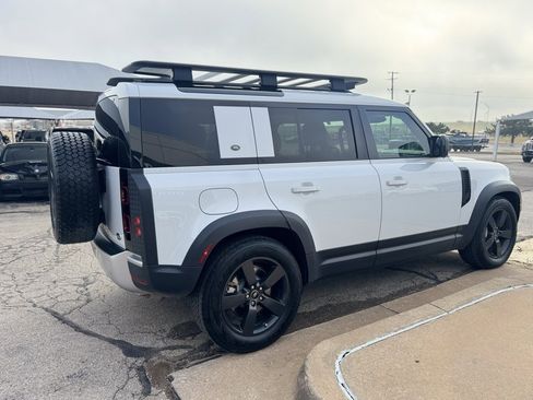 Used 2022 Land Rover Defender 110 SE image 4