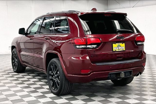 Used 2020 Jeep Grand Cherokee Altitude AWD/4WD image 2