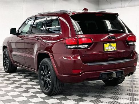 Used 2020 Jeep Grand Cherokee Altitude AWD/4WD image 2