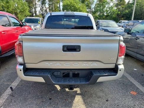 Used 2022 Toyota Tacoma TRD Off-Road w/ Technology Package AWD/4WD image 5