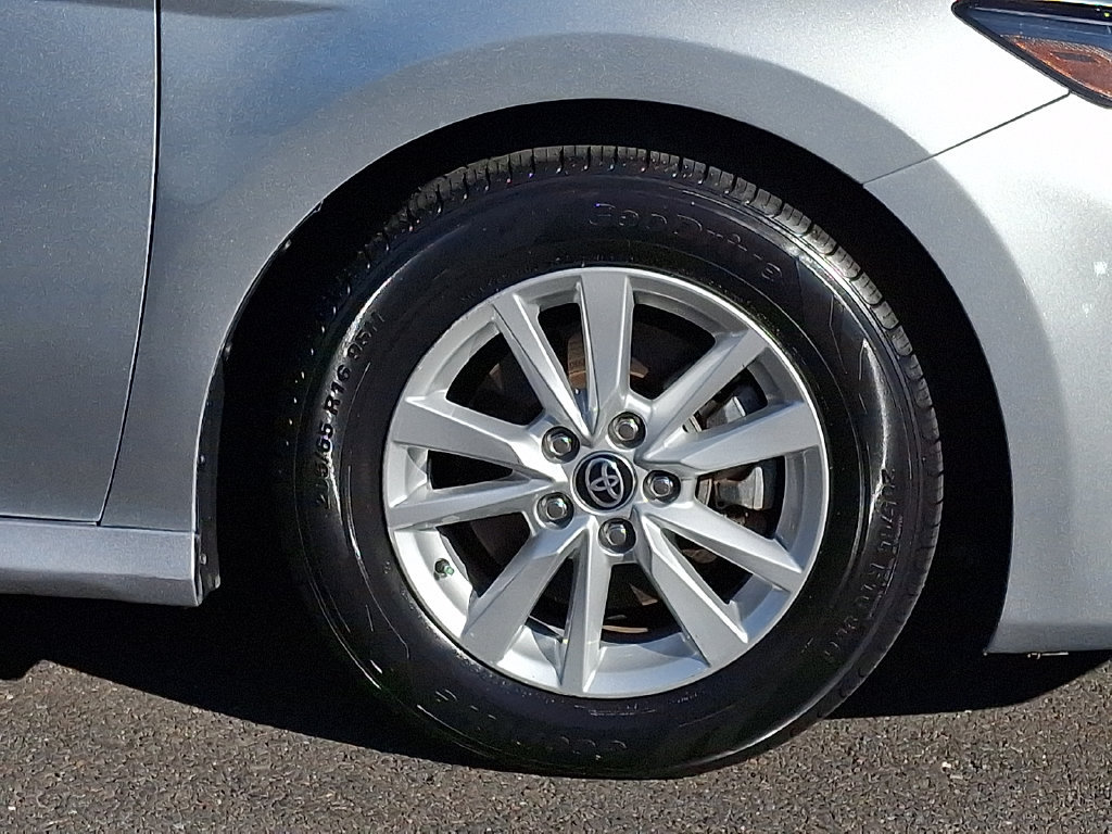 Certified 2025 Toyota Camry LE FWD image 8
