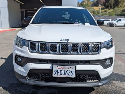 Used 2023 Jeep Compass Latitude image 9