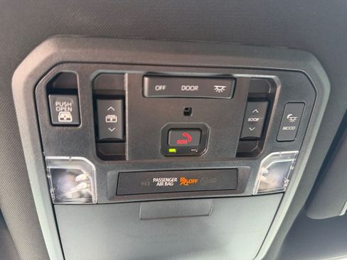Used 2022 Toyota Tundra Platinum AWD/4WD image 30