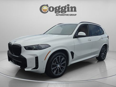Certified 2024 BMW X5 xDrive40i w/ M Sport Package AWD/4WD image 1