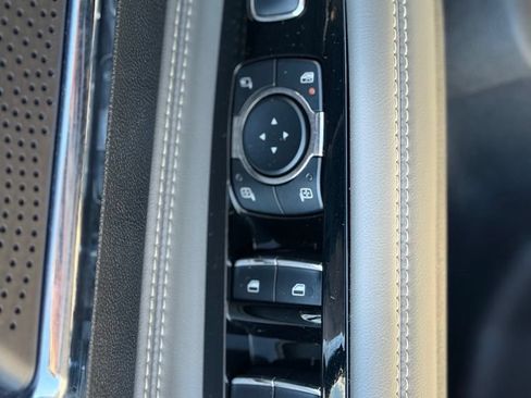 Used 2024 Lincoln Corsair AWD w/ Equipment Group 101A image 23