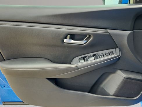 Used 2025 Nissan Sentra SV FWD image 22