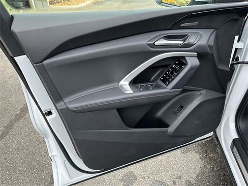 Certified 2025 Audi Q5 2.0T Premium Plus w/ Premium Plus image 19