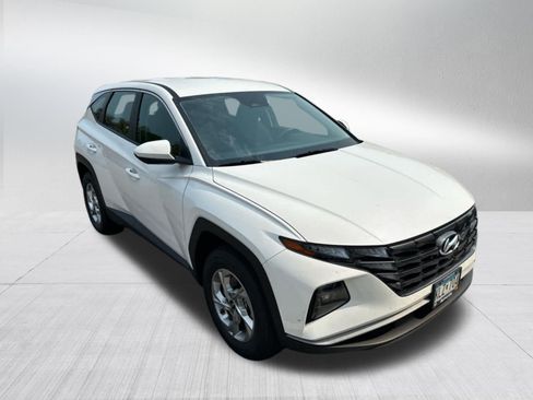 Used 2023 Hyundai Tucson SE AWD/4WD image 3