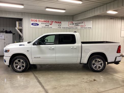 New 2026 RAM 1500 4x4 Crew Cab image 2