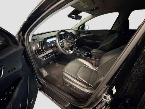 Used 2025 Kia Sportage SX image 22