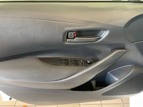 Used 2025 Toyota Corolla LE image 18