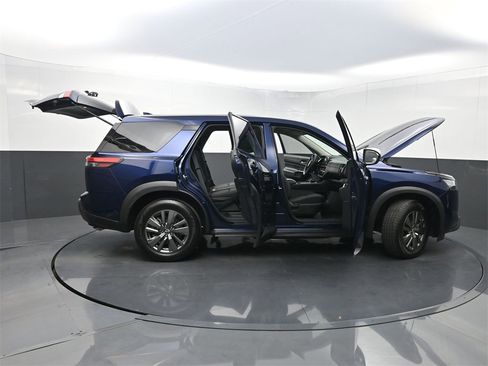 Used 2022 Nissan Pathfinder S image 34