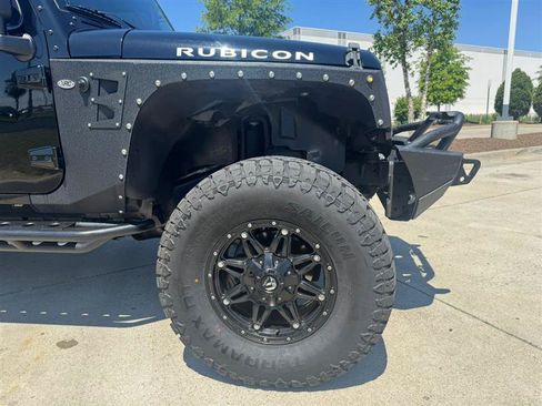 Used 2018 Jeep Wrangler Unlimited Rubicon w/ Connectivity Group AWD/4WD image 23