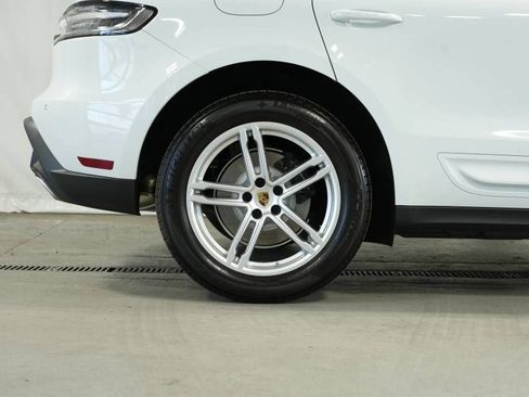 Certified 2026 Porsche Macan AWD/4WD image 40