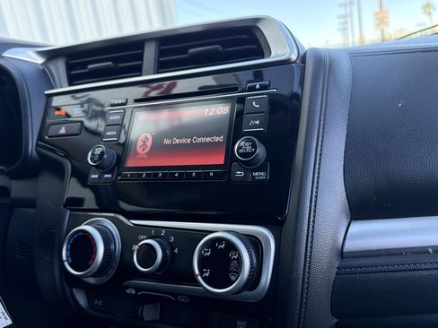 Used 2020 Honda Fit LX image 32