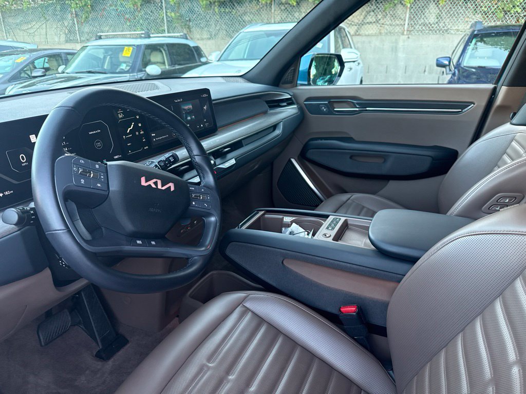 Used 2024 Kia EV9 Land AWD/4WD image 8