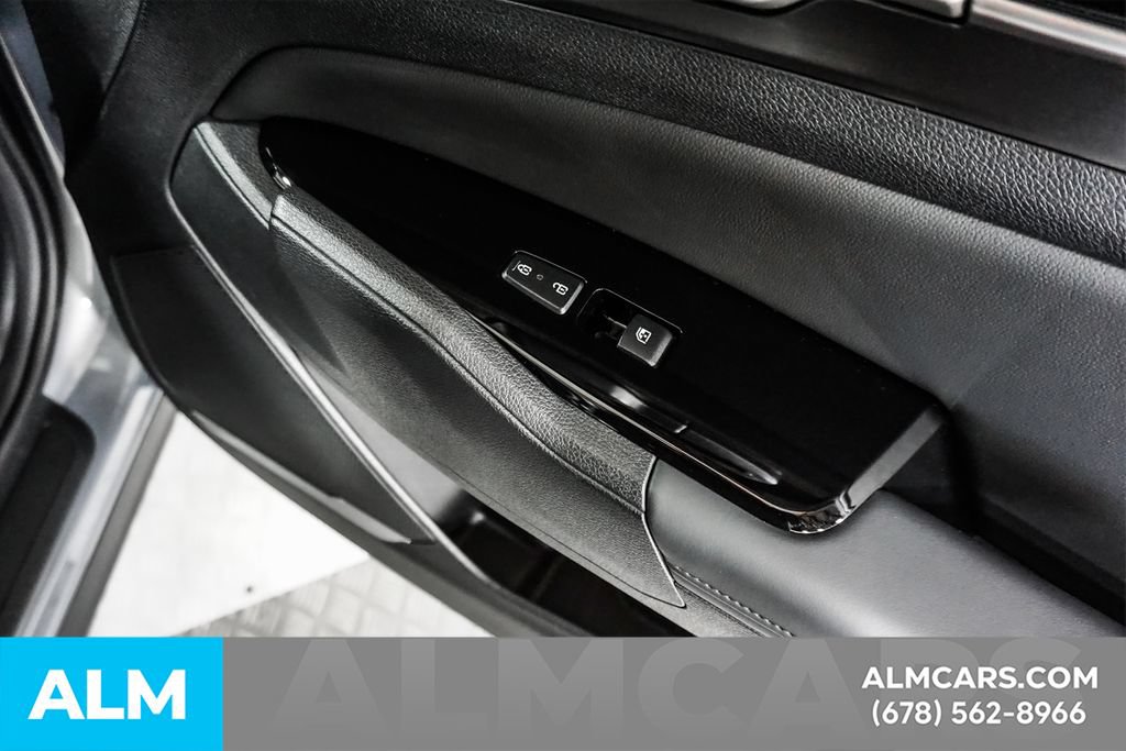 Used 2025 Kia Sportage EX FWD image 43
