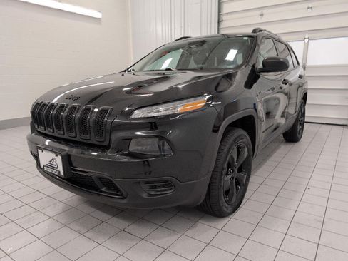 Used 2016 Jeep Cherokee Sport w/ Cold Weather Group AWD/4WD image 13